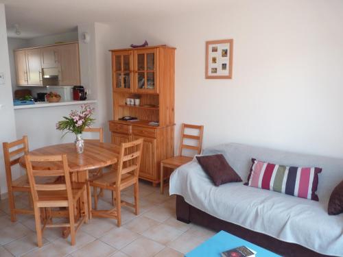 Villa T4, jardin, piscine collective, parking