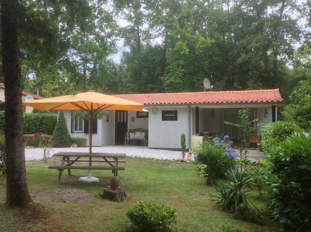 Maison de vacances Village Le Chat Village Le Chat 22 Rue du Bois 16220 Écuras