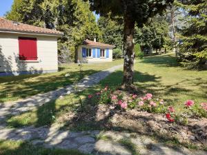 Maison de vacances village vacances Gardes le Pontaroux 27 route de la piscine 16320 Gardes-le-Pontaroux -1