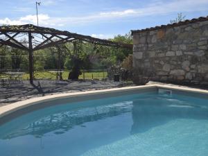 Vintage Holiday Home in Lanas with Swimming Pool