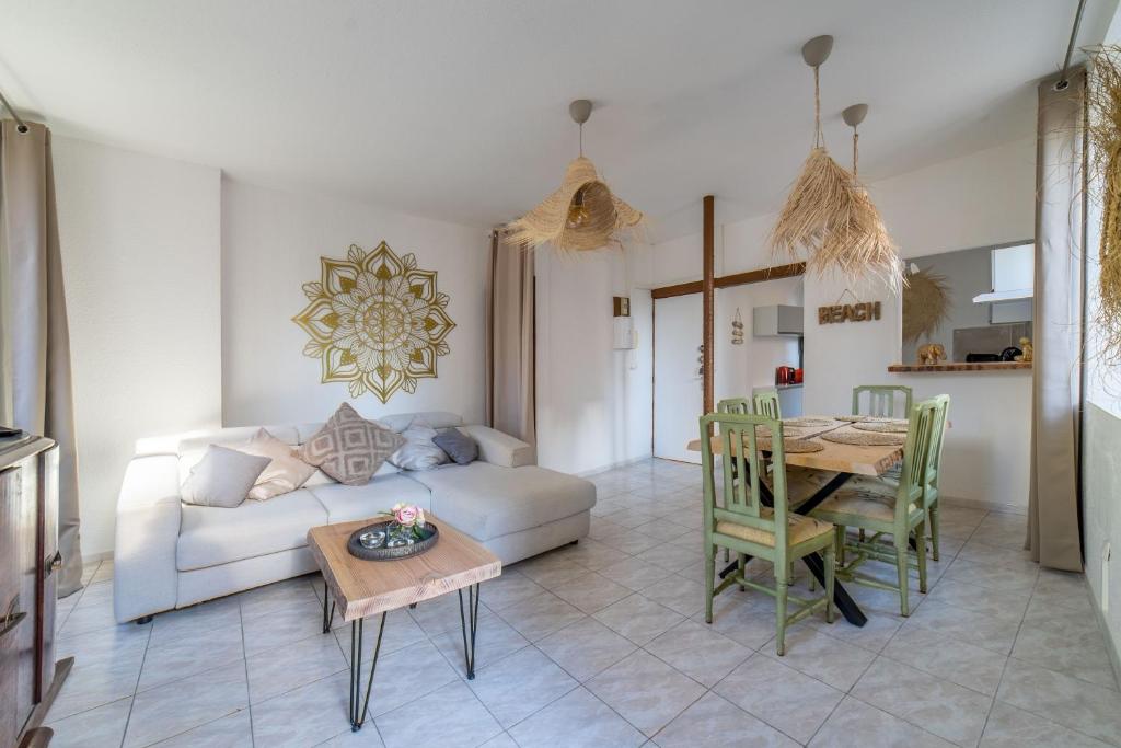 Vue Féérique Mer et Montagne, Piscine, clim 8-10 pers 06210 Mandelieu-la-Napoule