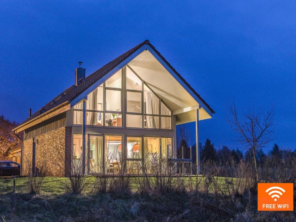 Maison de vacances W7 - sehr schönes Ferienhaus mit toller Lage und super Aussicht in Röbel an der Müritz Wiesenblick 7 17207 Röbel