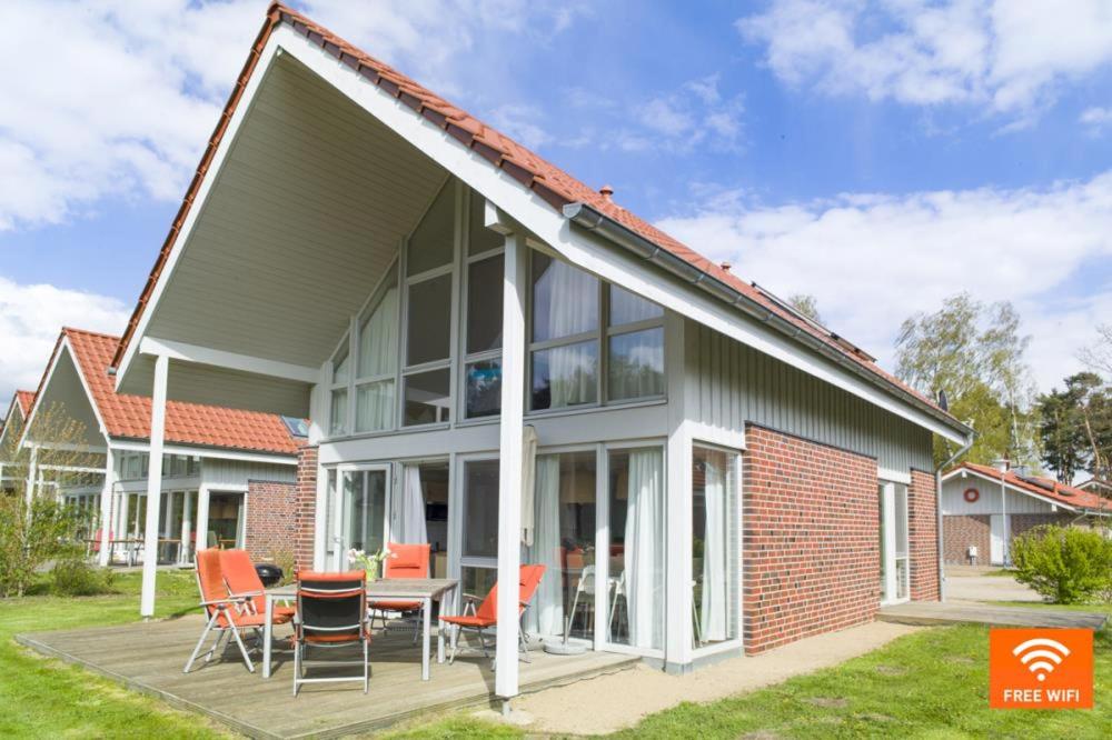 Maison de vacances W8 - wundervolles Ferienhaus in der Natur in Röbel an der Müritz Wiesenblick 8 17207 Röbel