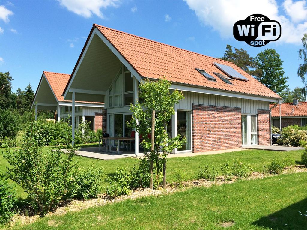 Maison de vacances W9 - Traumhaftes Ferienhaus mit Kamin & grossem Garten in Roebel Wiesenblick 9 17207 Marienfelde