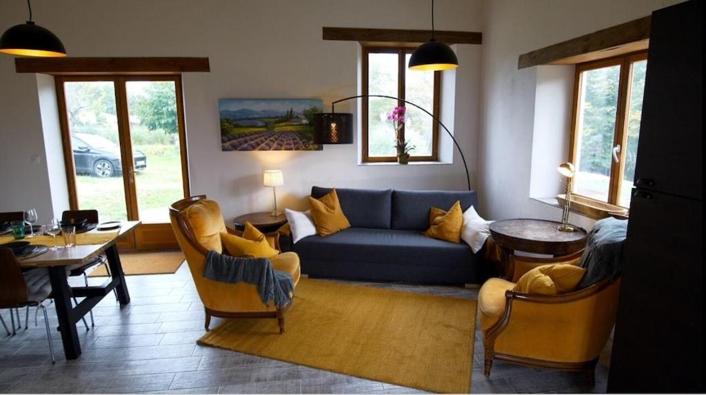 Maison de vacances Walnut Lodge Espas 2 bedroom, Barn Conversion la Pouche 32370 Espas