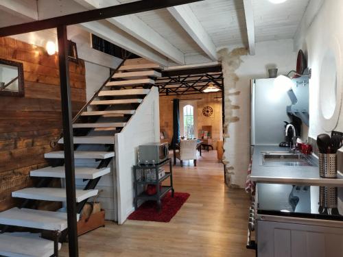 Warm 2 bedroom stone house with garden - Dodo et Tartine