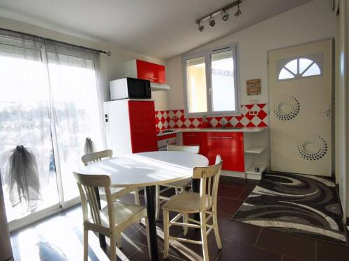 Warm house with parking near FUTUROSCOPE