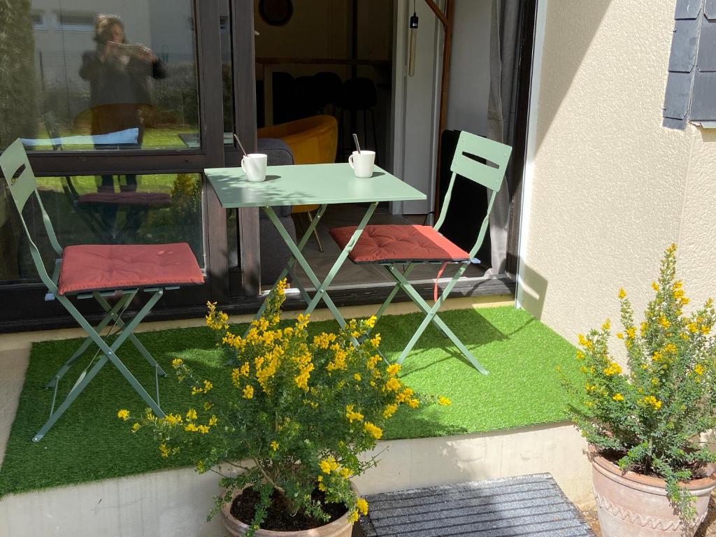Warm Mansion with Swimming Pool in Sigoul s