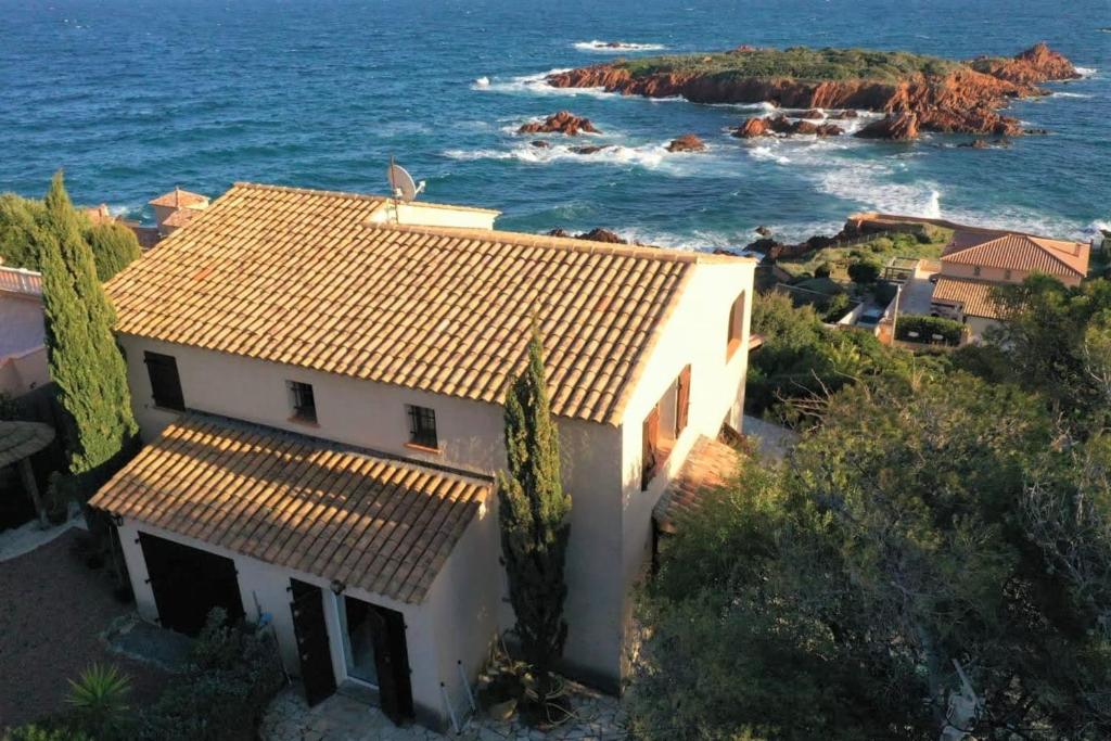 Maison de vacances Waterfront House With Sea View 229 Avenue Brise de Mer 83700 Saint-Raphaël