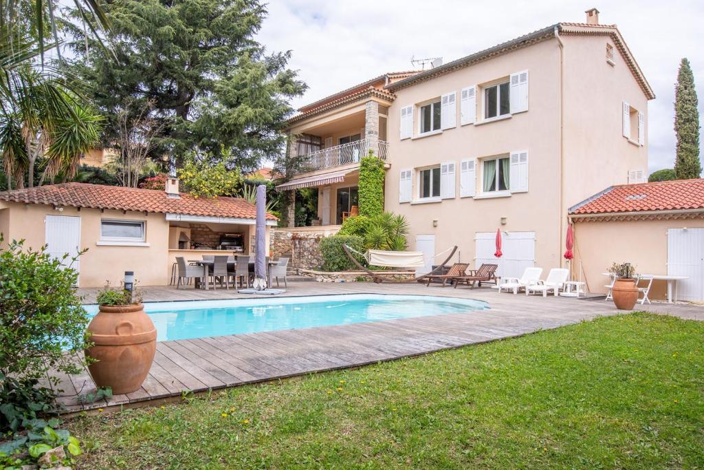 Maison de vacances Welcome To The Nossi Bé Villa 71 Chemin Fortuné Vial 83130 La Garde