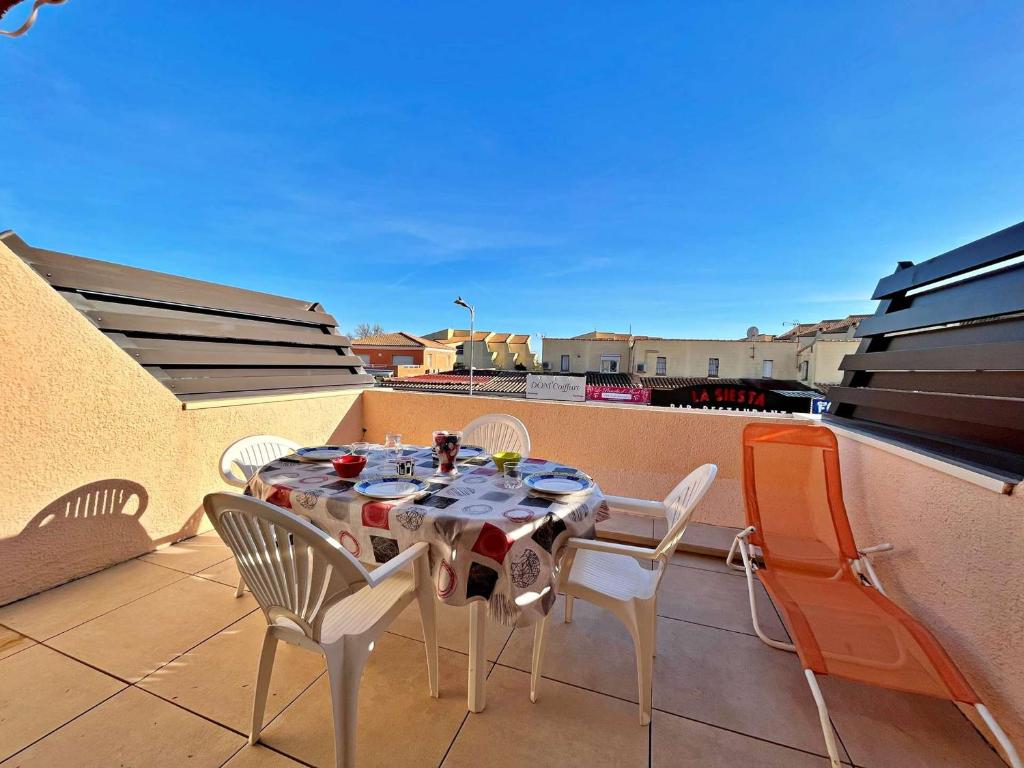 Welcoming Holiday Home in Tautavel with Balcony