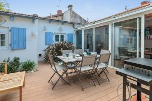 Maison de vacances Wonderful house with a nice terrasse - La Rochelle - Welkeys 10 Rue Richard des Herbiers 17000 La Rochelle -1