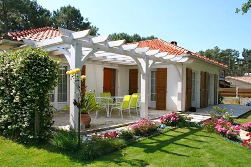 Wonderfully landscaped garden and nice house