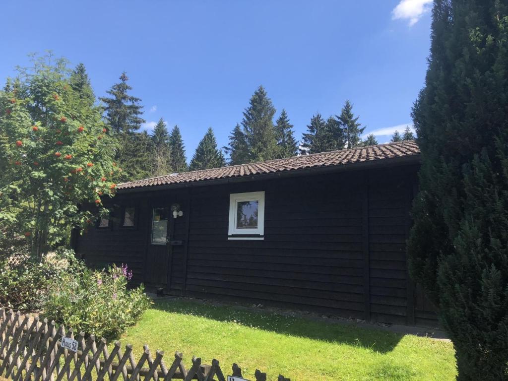 Maison de vacances Wooden bungalow with oven, in Oberharz near a lake  38678 Clausthal-Zellerfeld