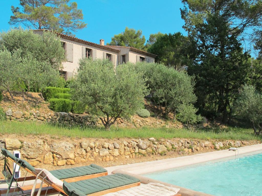 X Beautiful House 10 min walk from Paris