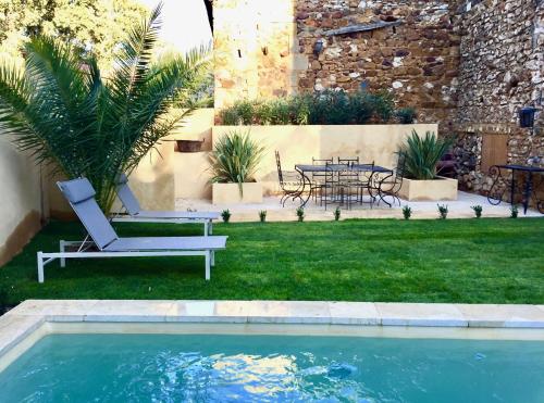 XIXe Provencal Stone House with Private Pool