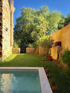 XIXe Provencal Stone House with Private Pool