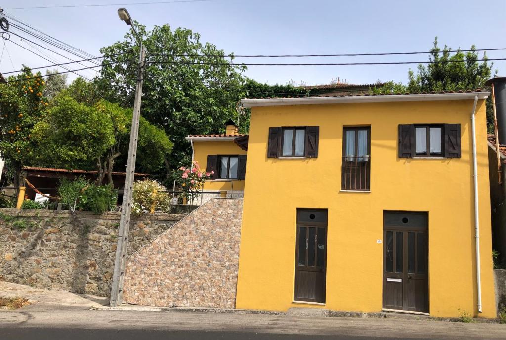 Maison de vacances Yellow Paradela 328 Estrada Nacional 3740-070 Pessegueiro