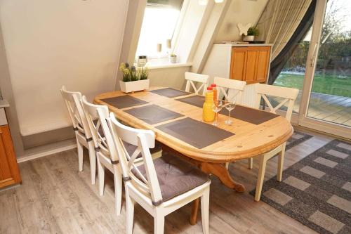 Zeltdachhaus mit viel Platz _ Park