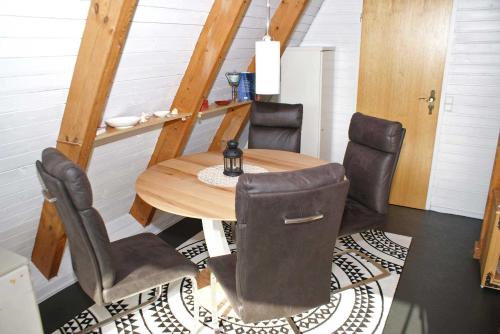 Zeltdachhaus mit W_LAN _ Parkplatz