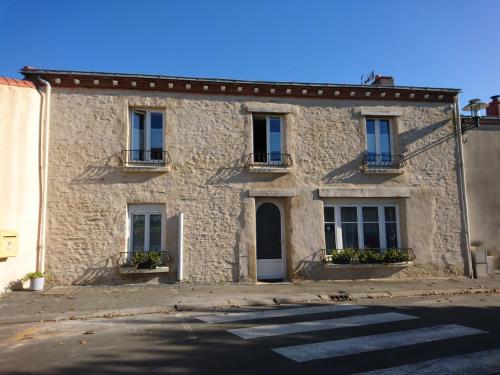 Maison De Village Barbechat france