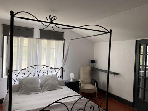 B&B / Chambre d'hôtes Maison des Ingénieurs 16, Quartier des Bureaux Molières-sur-Cèze
