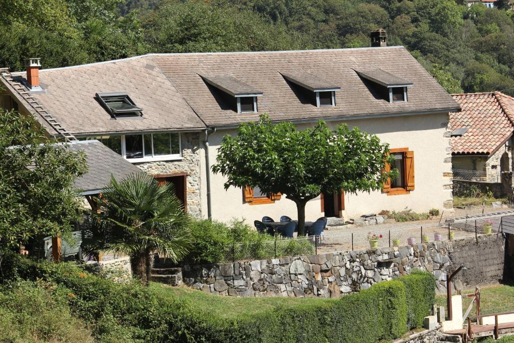Maison de vacances Maison du Coué Pyrénées Mourtis Hameau de Coué de Casse, 31160 Sengouagnet