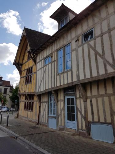 Maison du Dauphin 1534 Troyes france