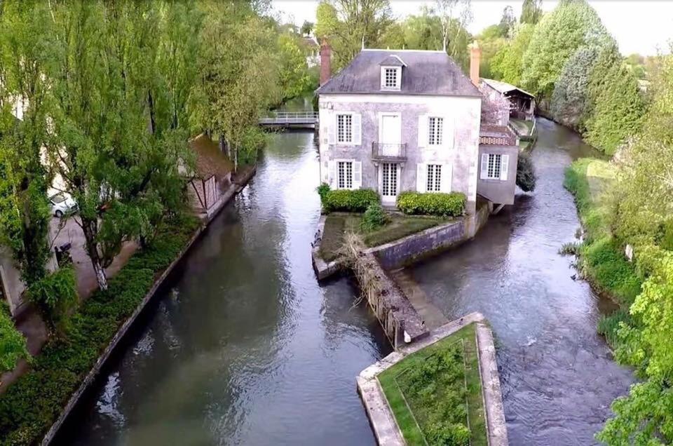 B&B / Chambre d'hôtes Maison du Moulin 14 rue de l’Eminence, 58220 Donzy