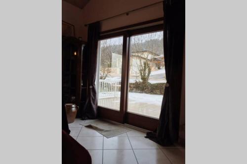 Maison de vacances Maison entière au pied du plateau du retord 2 chambres SDB - Vouvray 160 Rue du Bugey Ochiaz