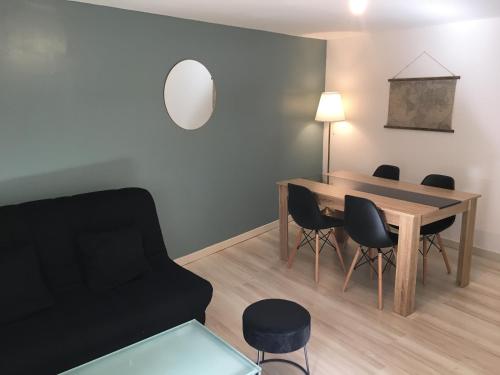 Appartement Maison entre mer et montagne, à deux pas du Canal du Midi 13 Rue Gambetta Capestang