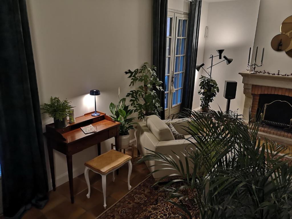 B&B / Chambre d'hôtes Maison et Florescence 8 Rue Albert Lalle, 21700 Nuits-Saint-Georges