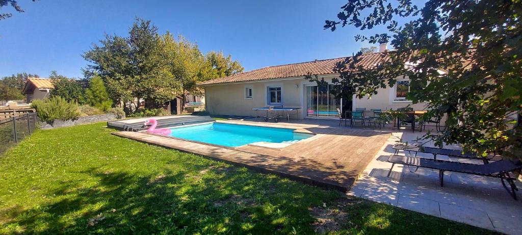 Maison de vacances Maison familiale au calme avec piscine securisee 20 Chemin de Camp Beil, 33114 Le Barp