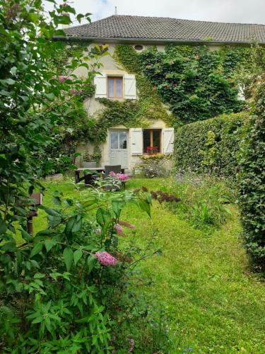 Maisons de vacances Maison Frankrijk Route de Ciez 35 Couloutre