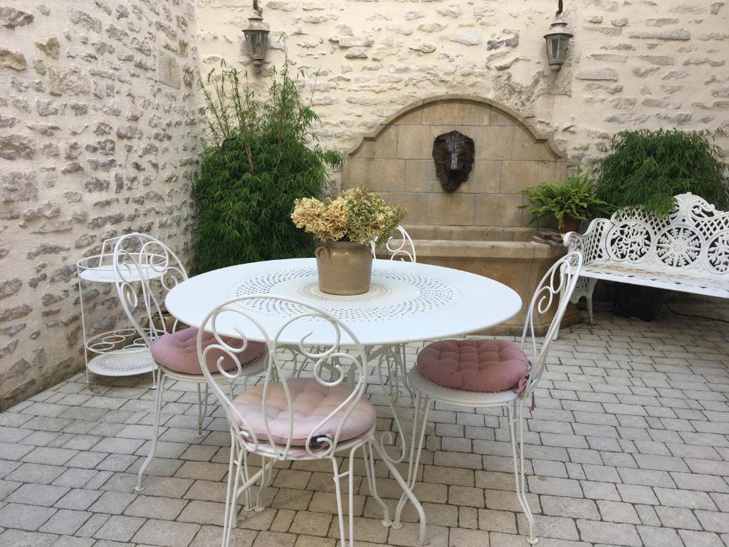 B&B / Chambre d'hôtes Maison Galimard 6 Rue Mirabeau, 21150 Flavigny-sur-Ozerain