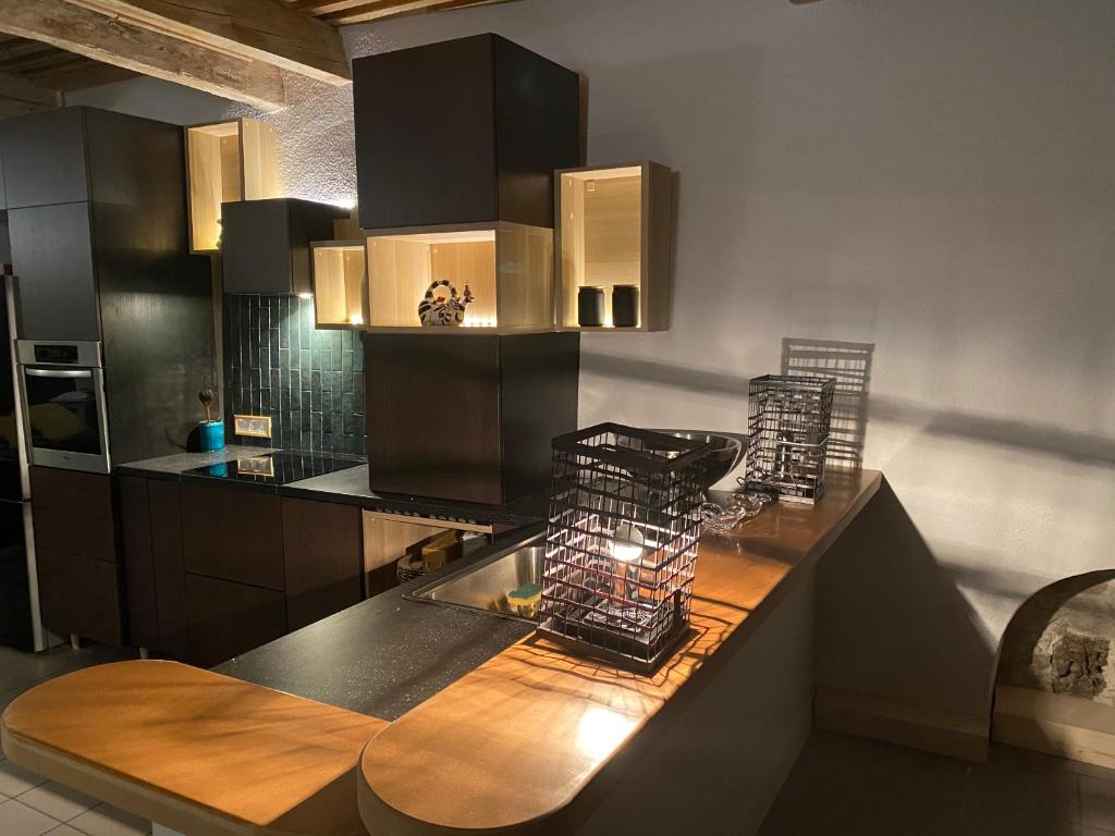 B&B / Chambre d'hôtes Maison Georges Couthon 17 Rue des Remparts, 63670 Orcet