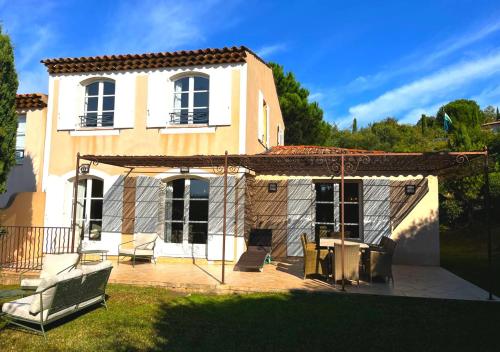 Maison de vacances MAISON GIGI - GOLF GASSIN - Piscine Tennis Fitness 8 Avenue Augusta Saint-Tropez