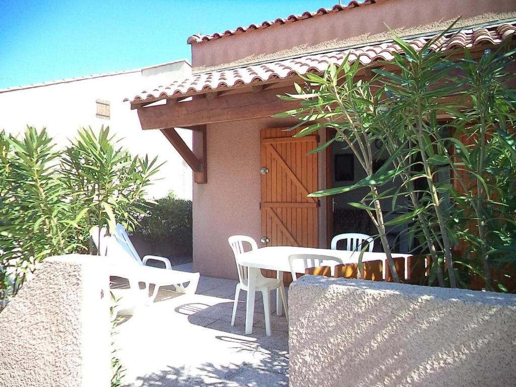 Maison de vacances Maison Gruissan, 2 pièces, 5 personnes - FR-1-229-844 AVENUE DE LA JONQUE PAVILLON N°135, 11430 Gruissan