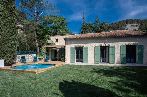 Maison de vacances Maison idéale pour les familles avec piscine privée - Fontaine-de-Vaucluse Avenue Robert Garcin Fontaine-de-Vaucluse