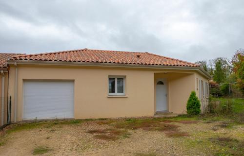 Maison individuelle avec jardin proche Poitiers Roches-Prémarie-Andillé france