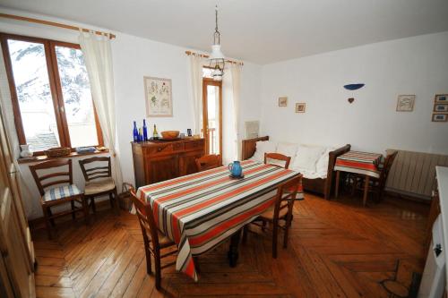 Appartement Maison JACOB in the heart of the village in La Grave Place de l'église La Grave