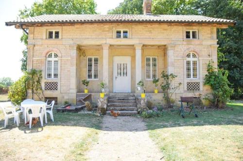 maison jardinier parc château,proche Dijon-Vignes Bretenière france