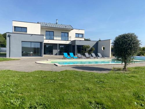 Maison Ker Eden, 260M2, piscine et spa, idéale pour visiter Bretagne Le Crouais france