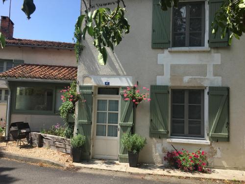 Maison La Roche Chambre D'hotes Le Vigeant france