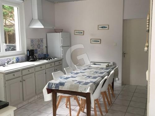 Maison de vacances Maison La Tranche-sur-Mer, 5 pièces, 9 personnes - FR-1-357-272 27 Chemin de la Pomme de Pin La Tranche-sur-Mer