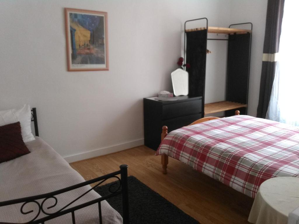 B&B / Chambre d'hôtes Maison Lapeyriere 6 Rue Robert Lapeyriere, 87210 Le Dorat