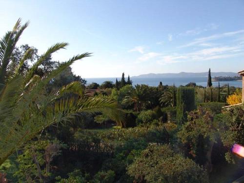 Maison de vacances Maison Le Lavandou, 5 pièces, 8 personnes - FR-1-251-310 VILLA VAROUNA Lotissement  SUR LE  CAP NEGRE Le Lavandou