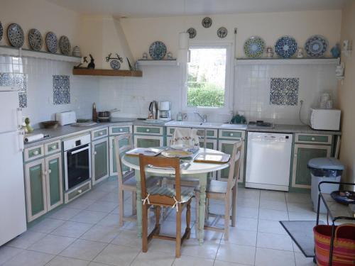 Maison de vacances Maison Le Palais, 4 pièces, 6 personnes - FR-1-418-224 Port Hallan Le Palais