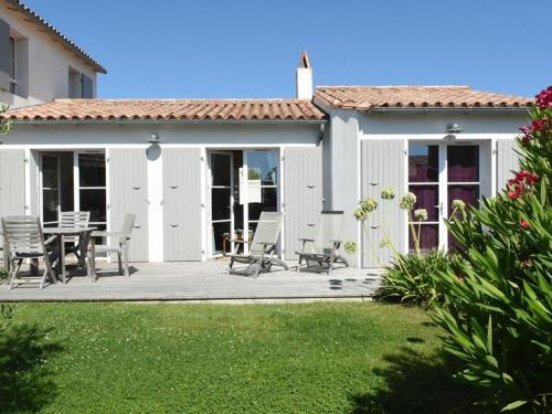 Maison de vacances Maison Les Portes-en-Ré, 4 pièces, 6 personnes - FR-1-434-59 9 Rue du Hurlevent Les Portes