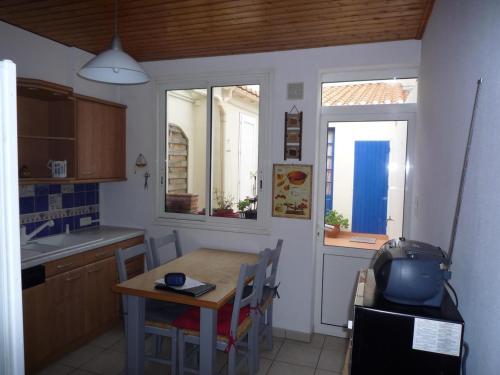 Maison de vacances Maison Les Sables-d'Olonne, 3 pièces, 4 personnes - FR-1-92-702 11 Rue Des Barrieres -  - Les Sables dʼOlonne